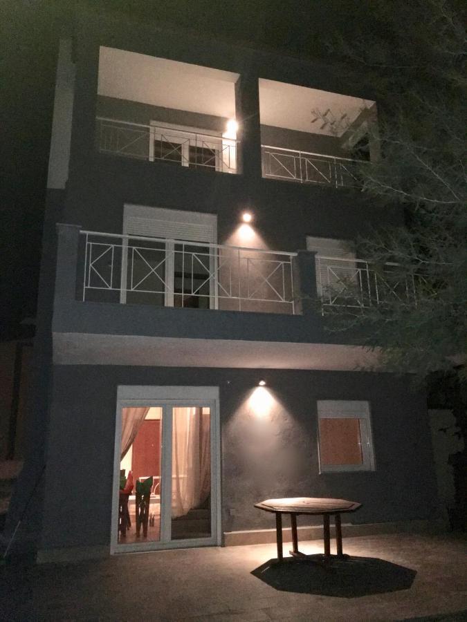 アフィトス Modern Houseゲストハウス エクステリア 写真
